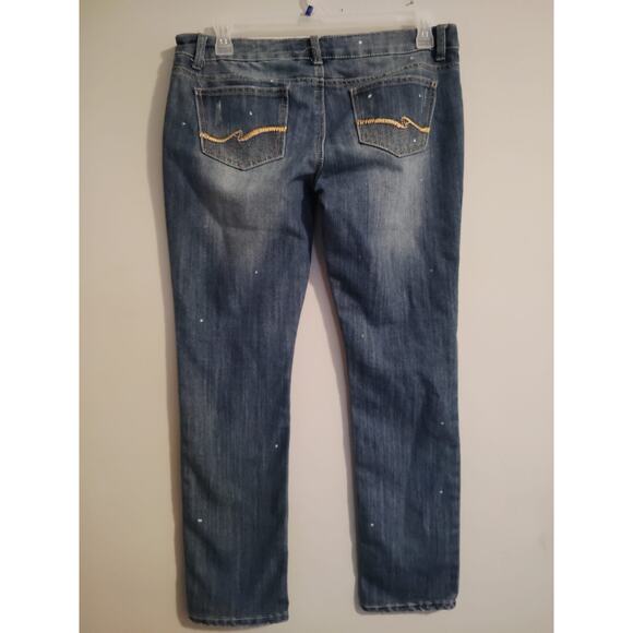 Almost Famous Women’s Mid-Rise Distressed Washed Denim Jeans Size 13 - Picture 6 of 6